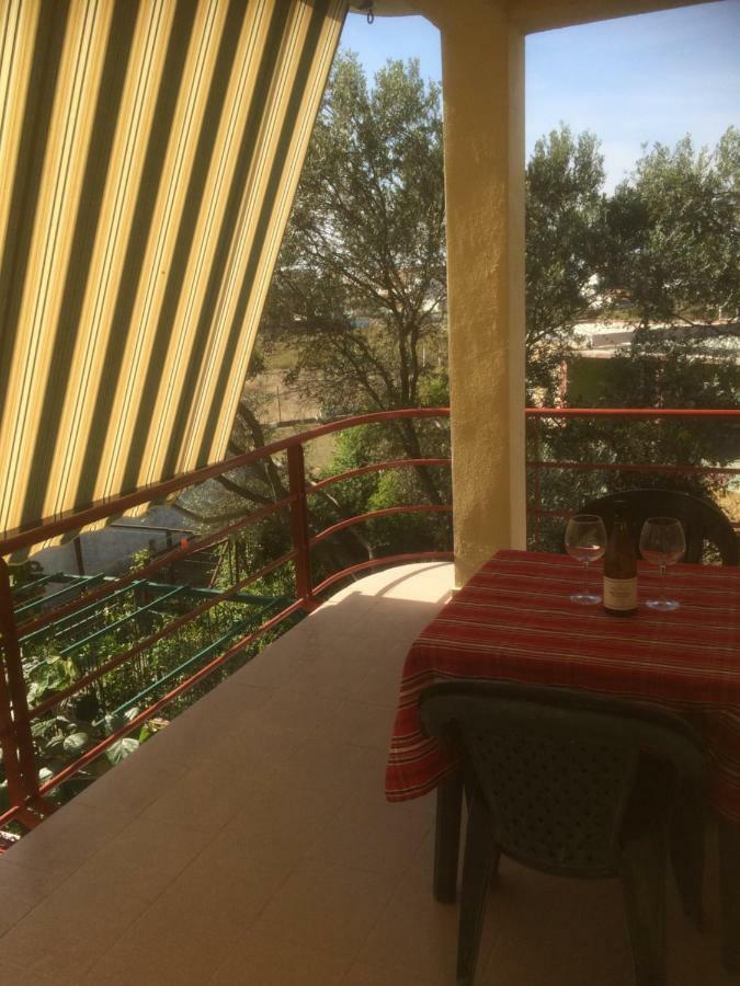 H And H Guesthouse Velipojë Esterno foto